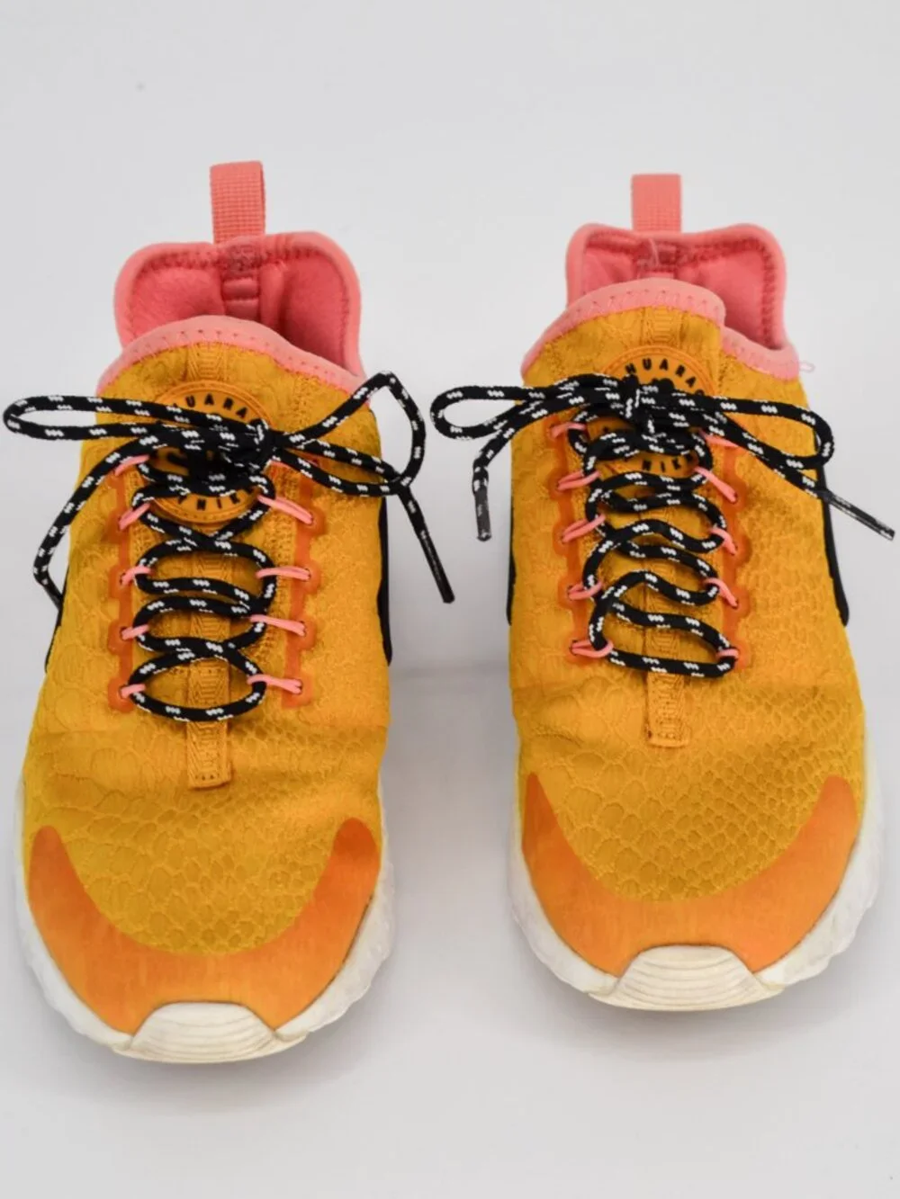 Nike Air Huarache Run Ultra SE Sneakers Gold Dart Black 859516-700 Women's 6.5
